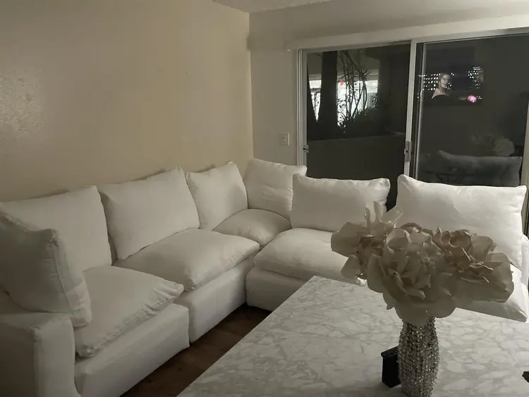 Beautiful apartment off sunset