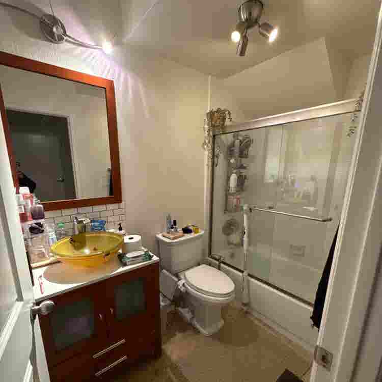 Moving out - Need New Roommate!
