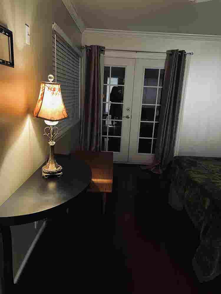 MASTER BEDROOM FOR RENT.