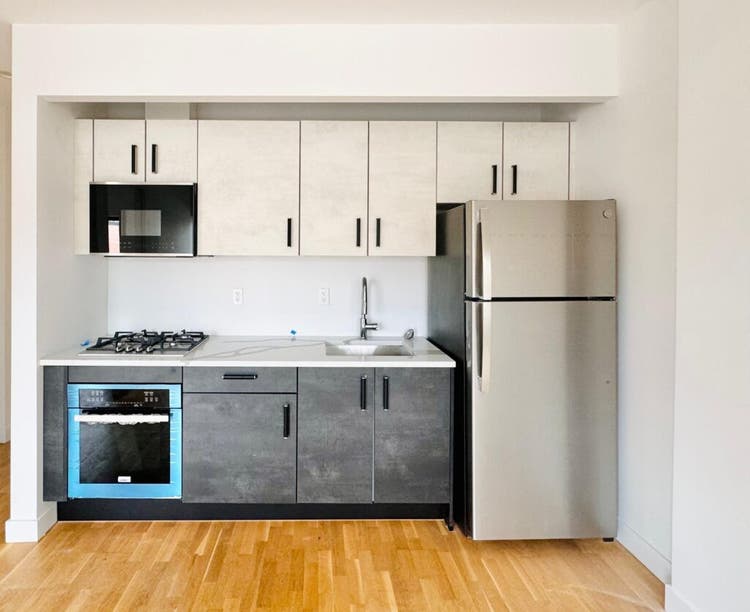 Dekalb Ave – Laundry + rooftop