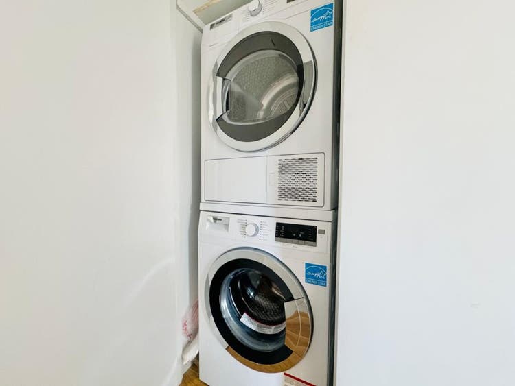 Dekalb Ave – Laundry + rooftop