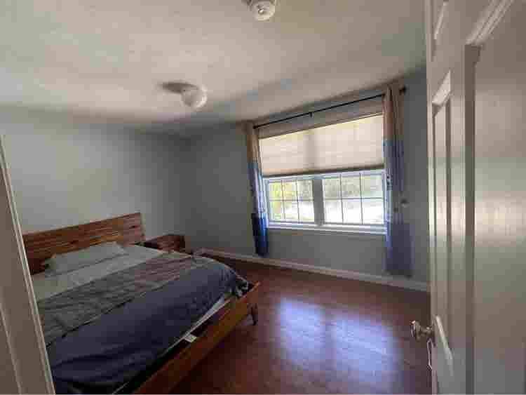 Looking for a female roommate