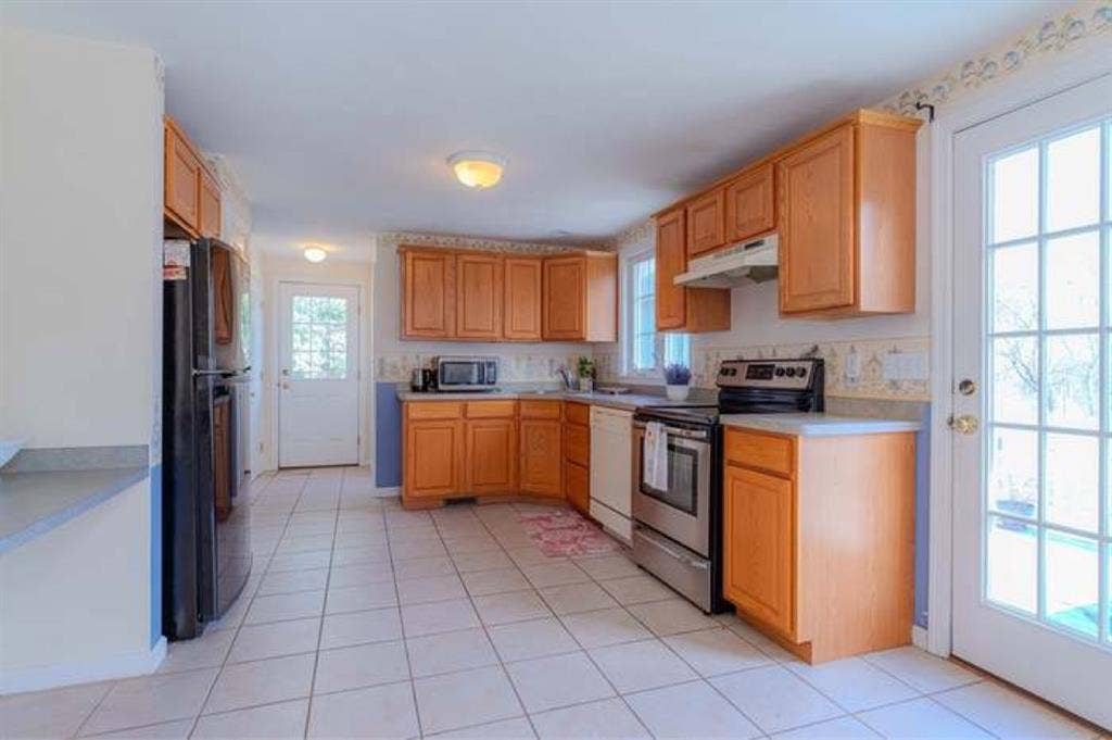 Looking for a female roommate