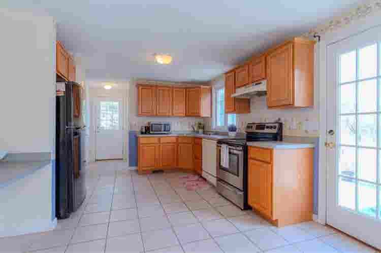 Looking for a female roommate