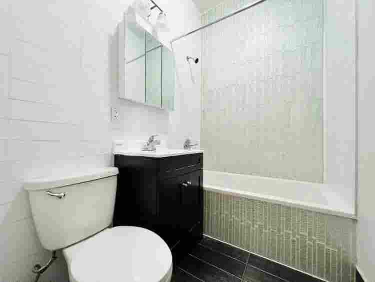 Myrtle Ave – (Williamsburg)