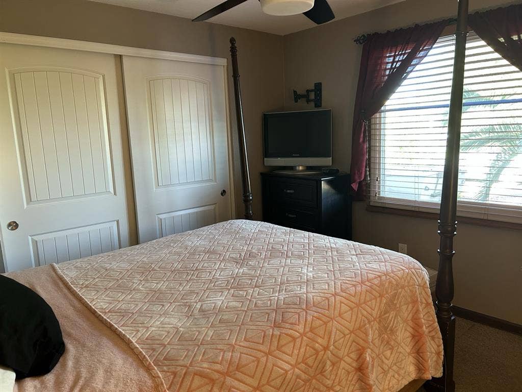 Private furnished room