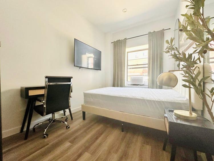 Vanderbilt Ave –