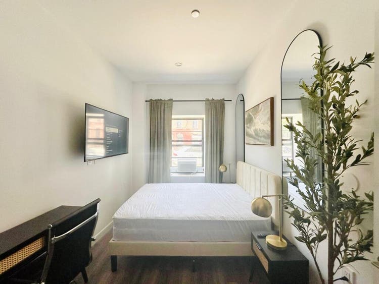 Vanderbilt Ave –