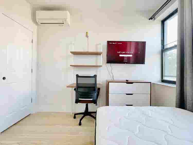 Madison St –(rooftop, gym, laundry)