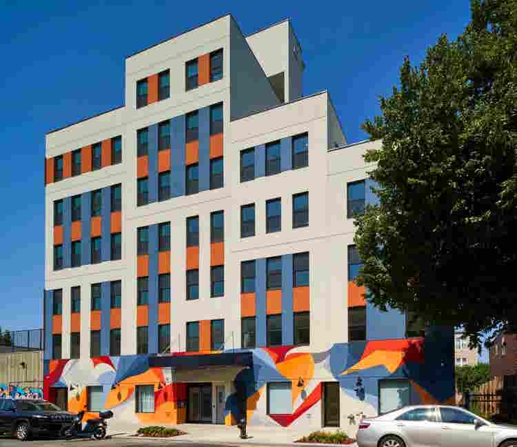 Madison St –(rooftop, gym, laundry)