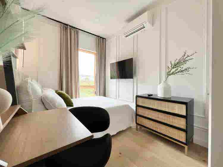 Winthrop St – 334 