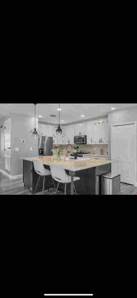 5 bedroom home! 5 rooms available