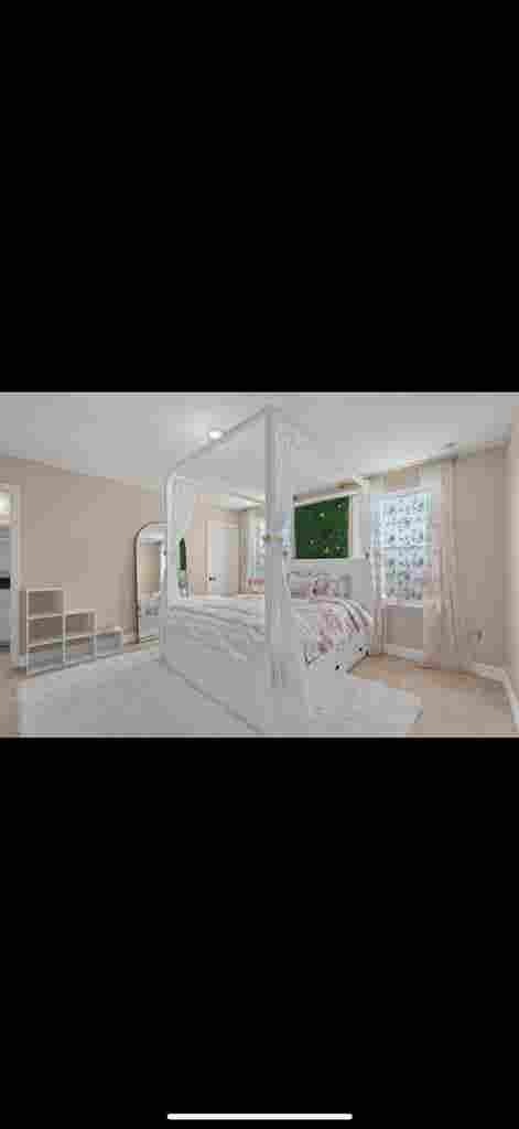 5 bedroom home! 5 rooms available