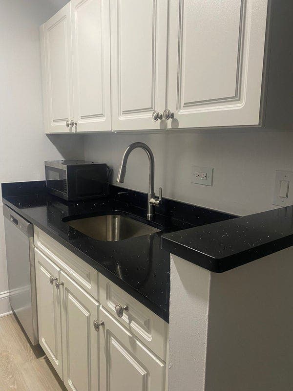 ✨Affordable Room in Midtown South✨