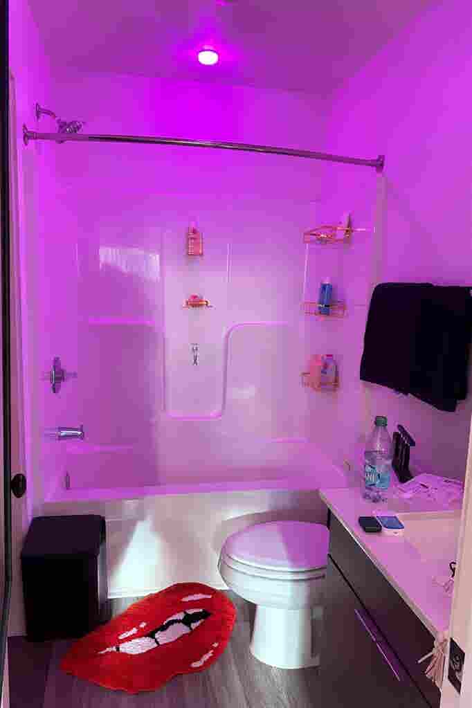 Large room w/  bathroom