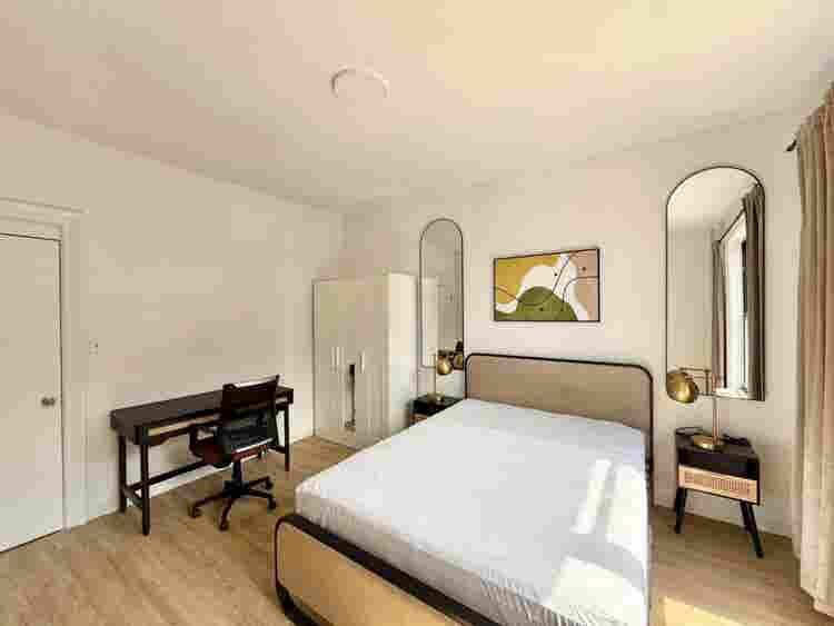 Lenox Rd –762 Huge bedroom