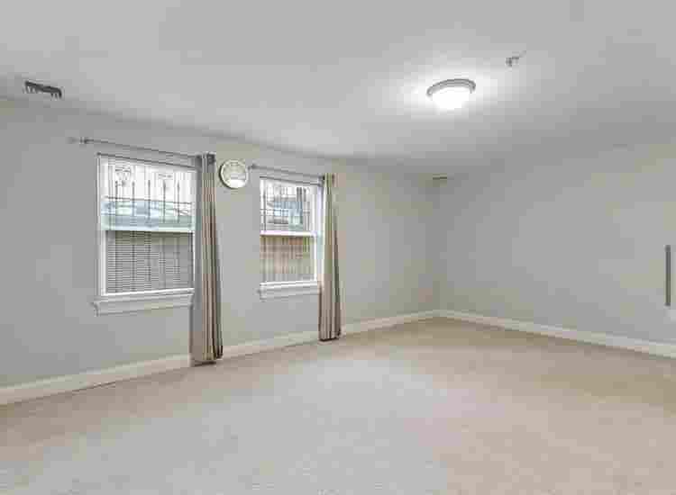 3 bedrooms available in South End
