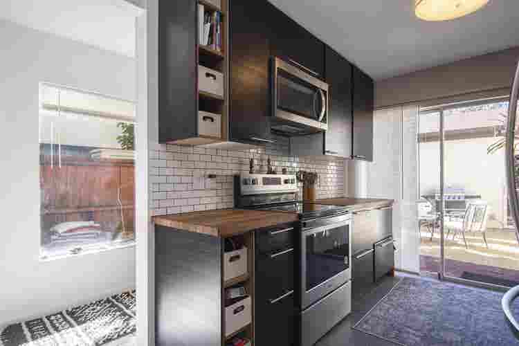 Looking for quiet female roommate