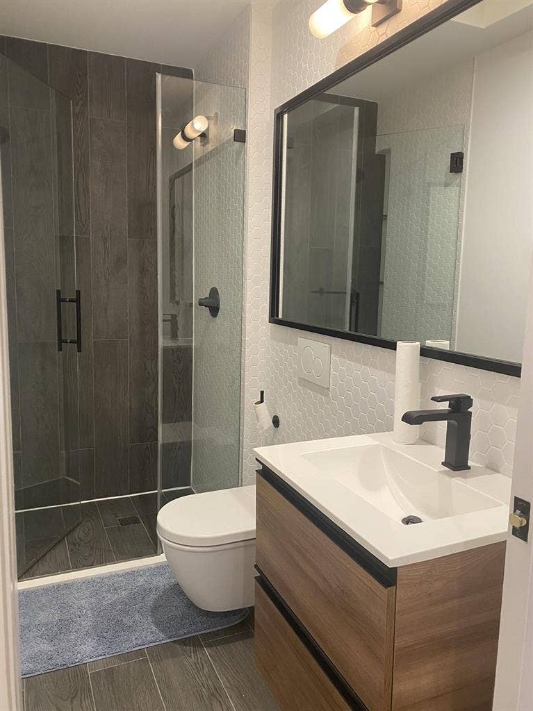 Room in Downtown BK Luxury Building