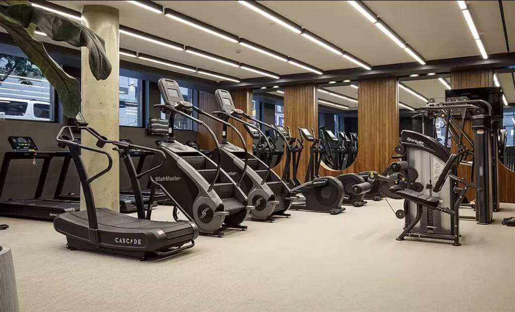 Room in Downtown BK Luxury Building