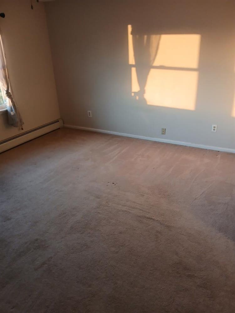 1 room available in br house