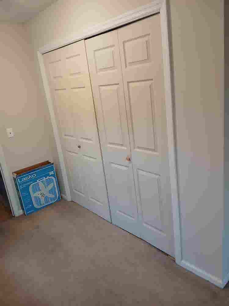 1 room available in br house