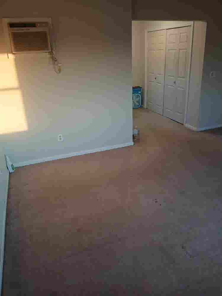 1 room available in br house
