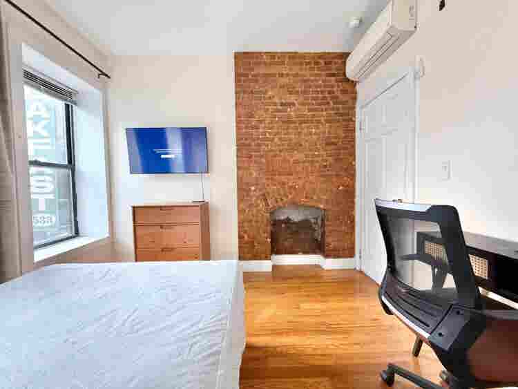 Nostrand Ave –