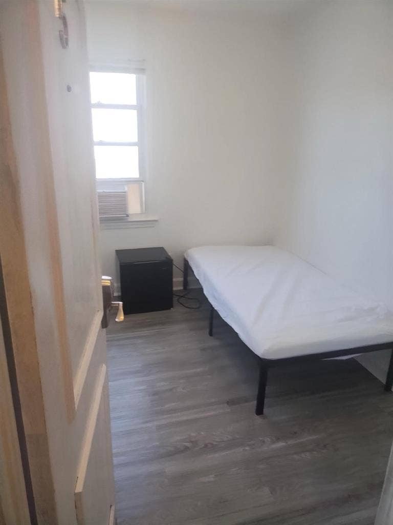 1 Room available for Rent