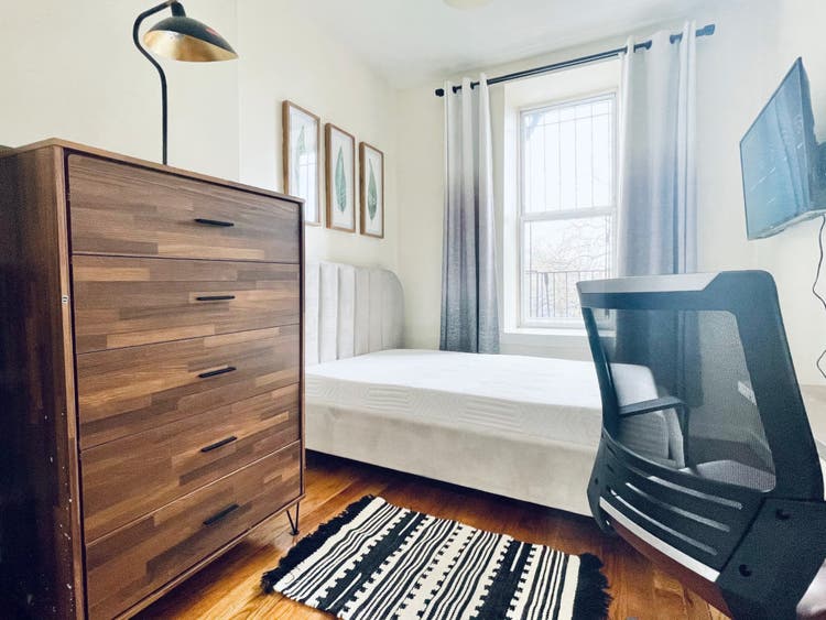 Bedford Ave -