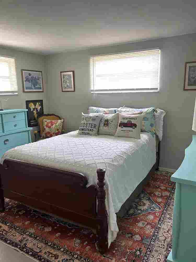 Furnished room for rent