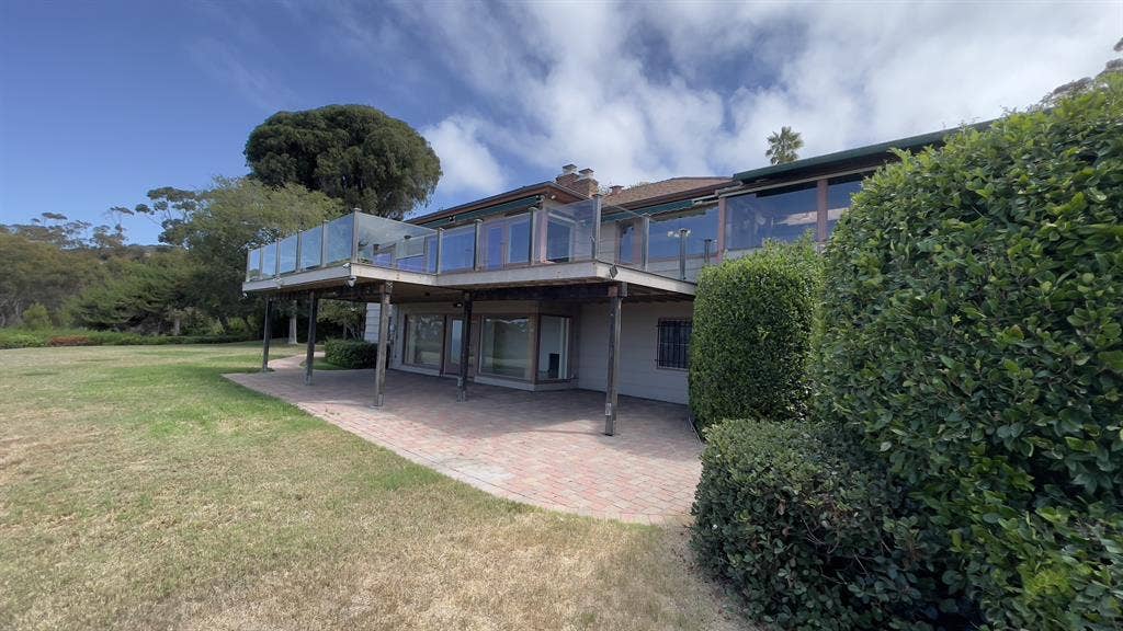 Room in large La Jolla house