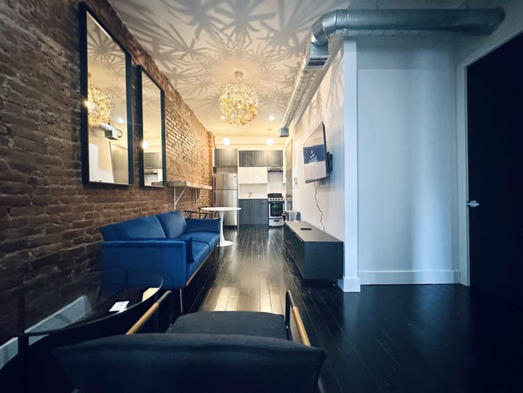 Putnam Ave – bedroom)