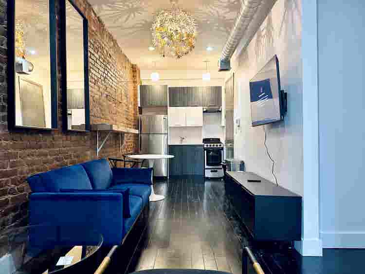 Putnam Ave –  bedroom)