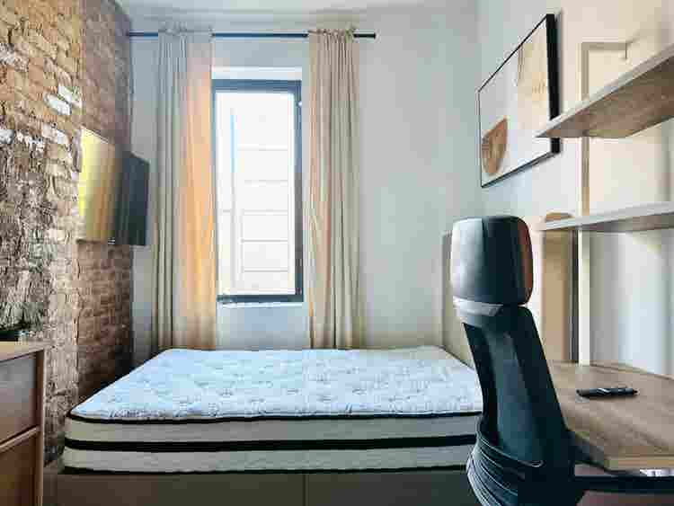Putnam Ave –  bedroom)