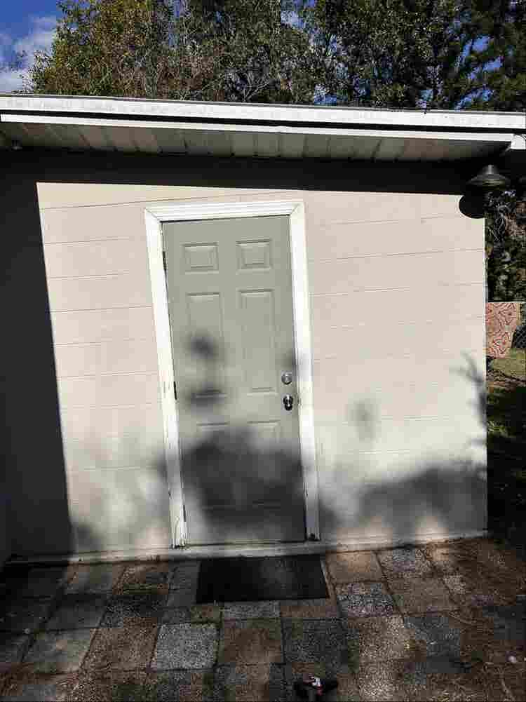 large Room attached
backyard