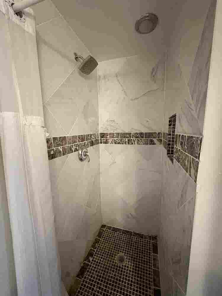 Bedroom and Private Bath, DuPont