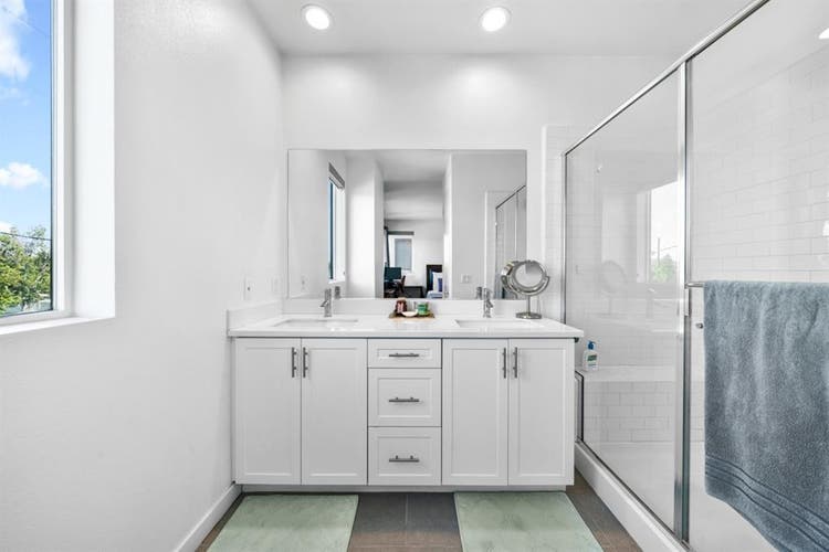 2 Rooms Available in Valley Glen,LA