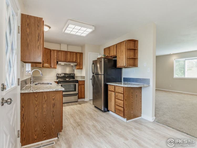 Longmont Private Room Available