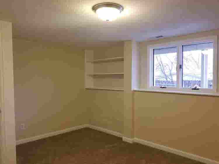 Longmont Private Room Available