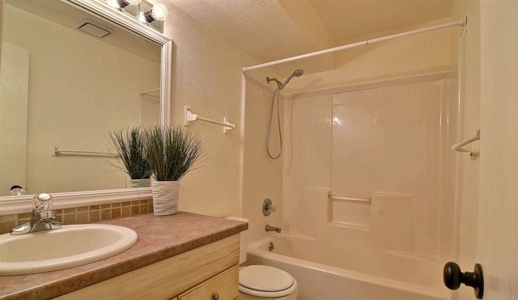 Greeley Private Room Available