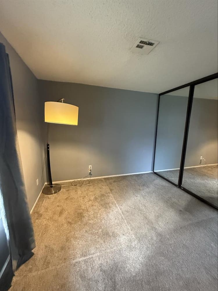 Private Bedroom+Private Bath in PQ
