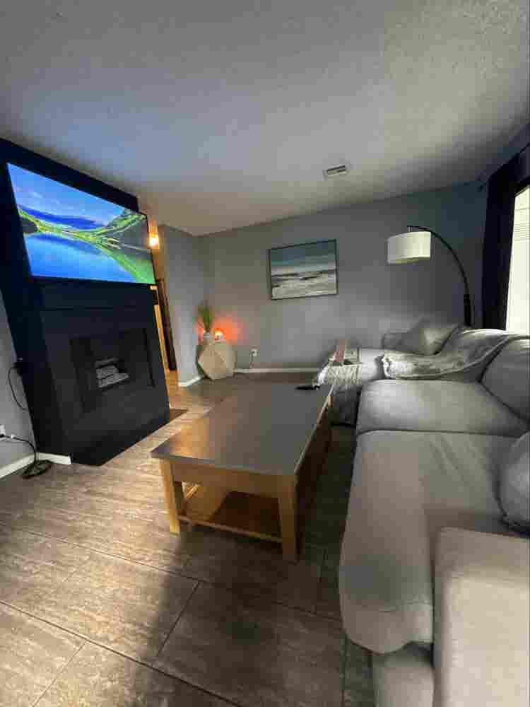 Private Bedroom+Private Bath in PQ