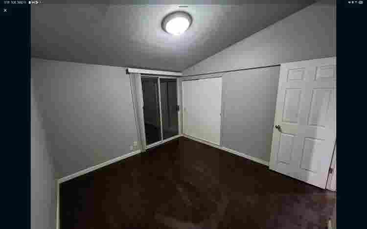 2 rooms - available immediately