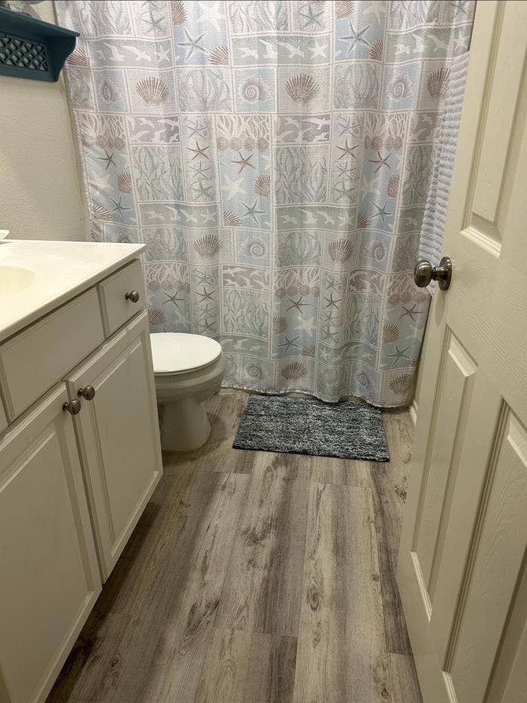 Shared bathroom 2 outdoor dogs