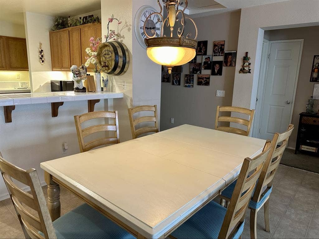 Shared bathroom 2 outdoor dogs