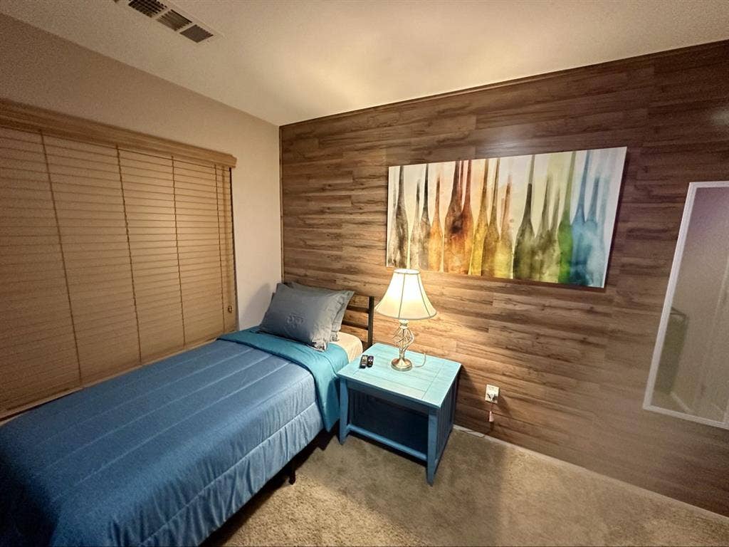 Shared bathroom 2 outdoor dogs