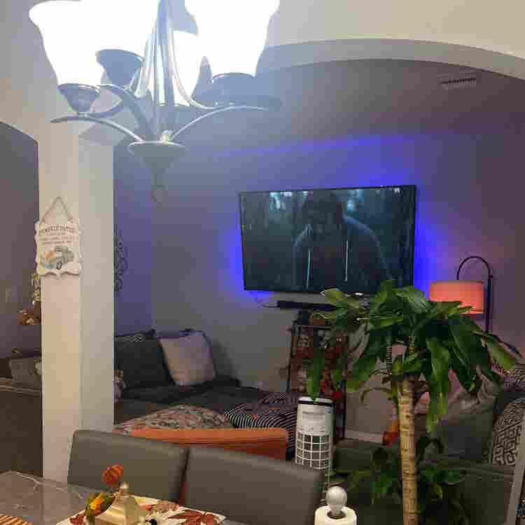 looking for a roommate.