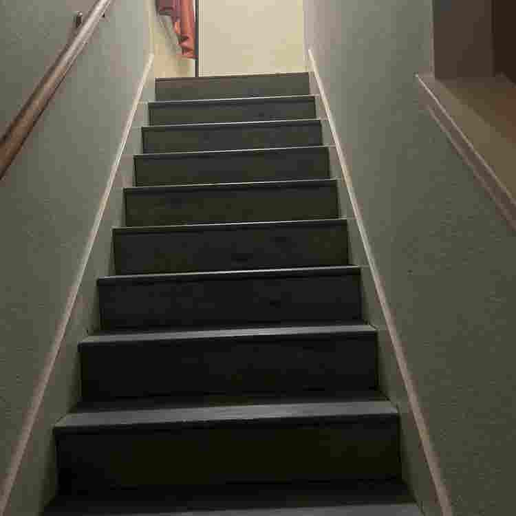 looking for a roommate.