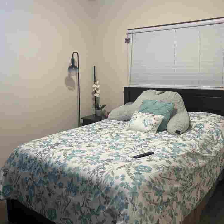 looking for a roommate.